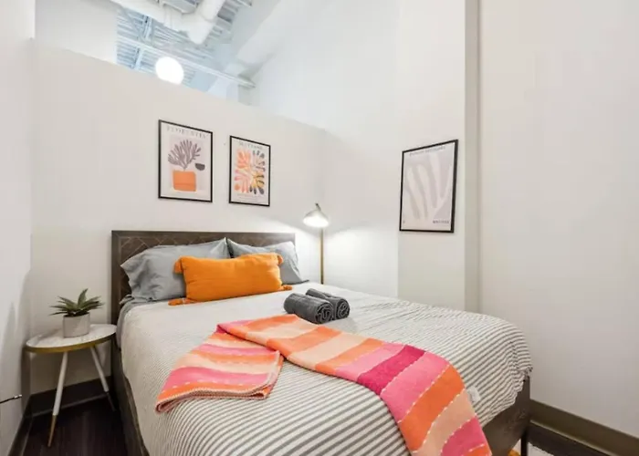 Сasa de vacaciones Downtown Mich Ave - 6 Penthouses, Sleep 25