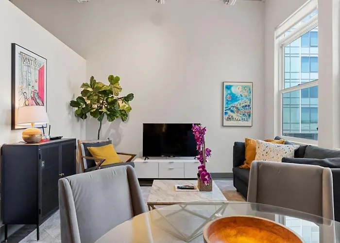 Downtown Mich Ave - 6 Penthouses, Sleep 25 Chicago