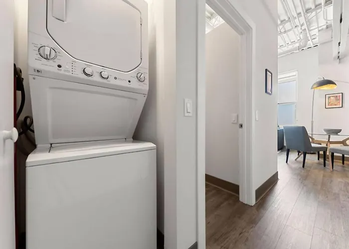 Downtown Mich Ave - 6 Penthouses, Sleep 25 * Chicago