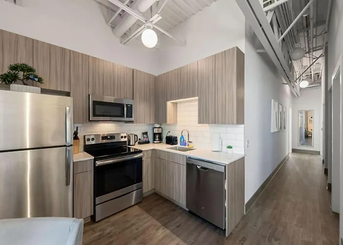 Downtown Mich Ave - 6 Penthouses, Sleep 25 Chicago